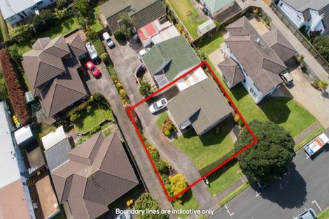Photo of property in 1/11 Thornton Road, Milford, Auckland, 0620