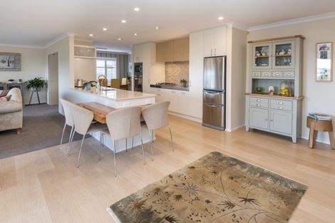 Photo of property in 3 Pounamu Place, Shelly Park, Auckland, 2014