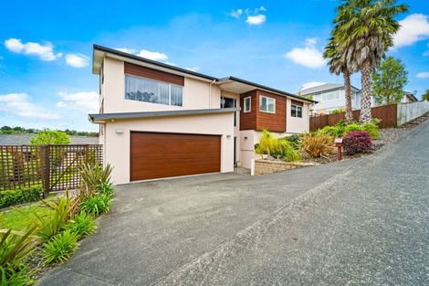 Photo of property in 74 Rivervale Grove, Stanmore Bay, Whangaparaoa, 0932
