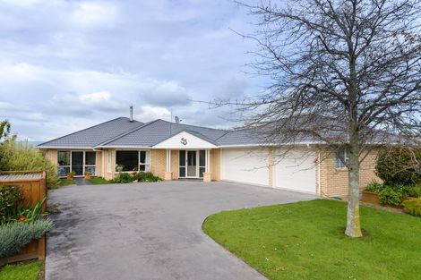 Photo of property in 53 Royal Oak Drive, Kelvin Grove, Palmerston North, 4414