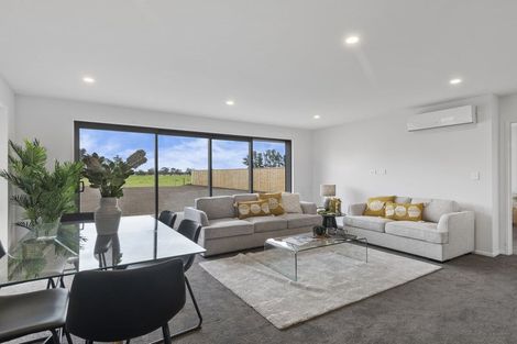 Photo of property in 13 Huntaway Lane, Te Atatu Peninsula, Auckland, 0610