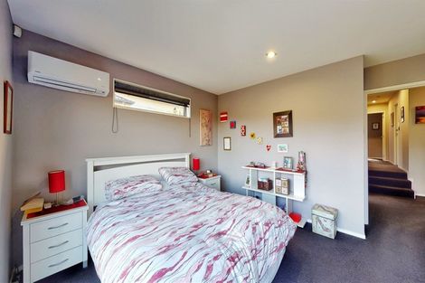 Photo of property in 94 Lake Panorama Drive, Henderson Valley, Auckland, 0612