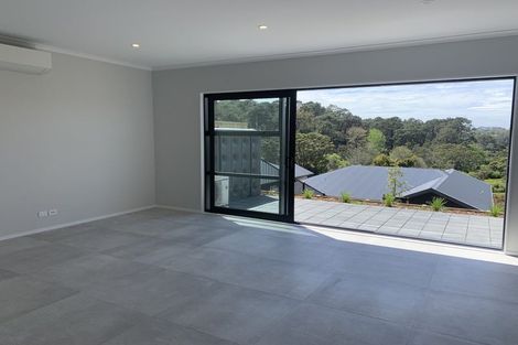 Photo of property in 15 William Calvert Drive, Swanson, Auckland, 0614