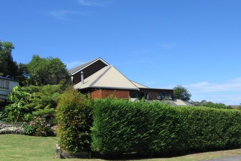 Photo of property in 1 Stitchbird Close, Murrays Bay, Auckland, 0630
