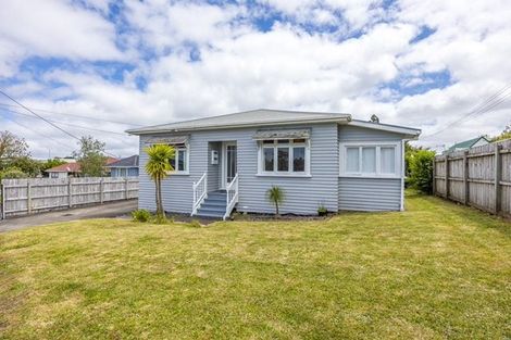 Photo of property in 22 Te Atatu Road, Te Atatu South, Auckland, 0610