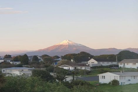 Photo of property in 81a Banks Street, Marfell, New Plymouth, 4310