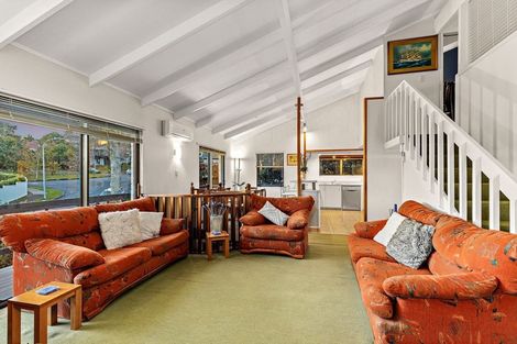 Photo of property in 42 Holyoake Place, Chatswood, Auckland, 0626