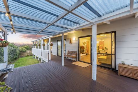 Photo of property in 81 Spence Road, Henderson, Auckland, 0612