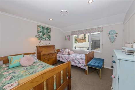 Photo of property in 15 Fern Court, Orewa, 0931
