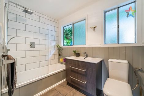 Photo of property in 23 Rintoul Grove, Stokes Valley, Lower Hutt, 5019