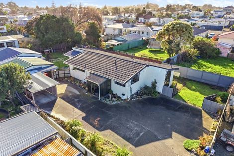 Photo of property in 33 Tongariro Street, Castlecliff, Whanganui, 4501