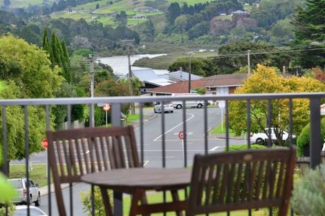 Photo of property in 9a Melia Place, Stanmore Bay, Whangaparaoa, 0932