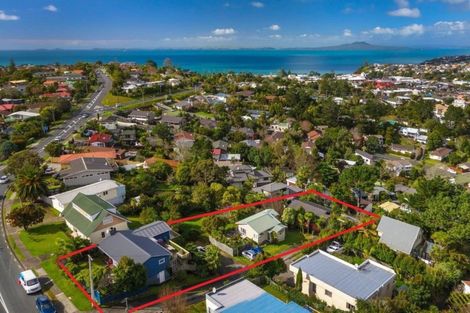 Photo of property in 72 Carlisle Road, Browns Bay, Auckland, 0632