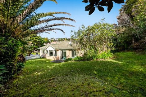 Photo of property in 86 Roberta Crescent, Orewa, 0931