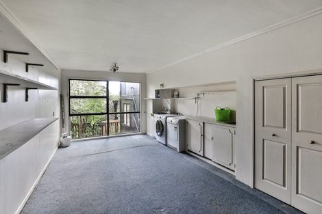 Photo of property in 37 York Road, Titirangi, Auckland, 0604