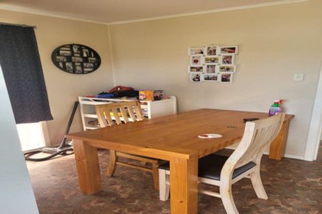 Photo of property in 21 Maui Pomare Street, Blockhouse Bay, Auckland, 0600