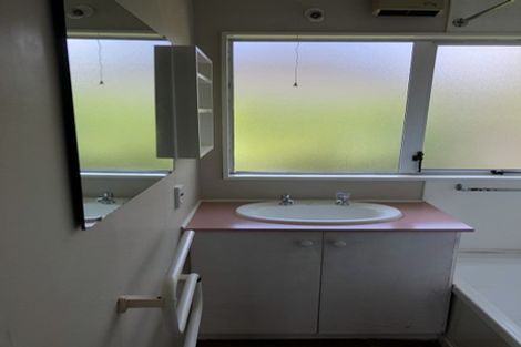 Photo of property in 2/15 Kent Road, Manurewa, Auckland, 2102