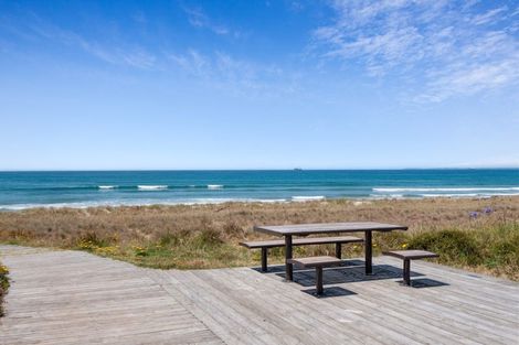 Photo of property in 204/136 Marine Parade, Mount Maunganui, 3116