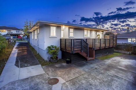 Photo of property in 1/5 September Place, Forrest Hill, Auckland, 0620