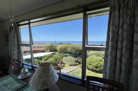 Photo of property in 14 Winston Place, Kew, Dunedin, 9012