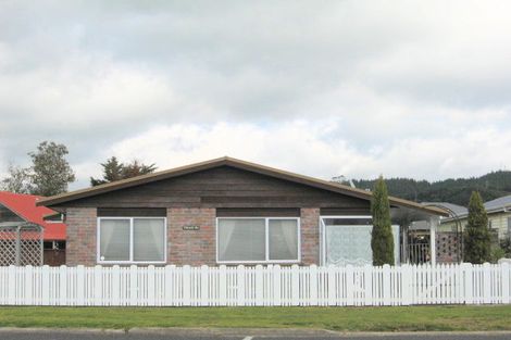 Photo of property in 103a Ocean Road, Whangamata, 3620