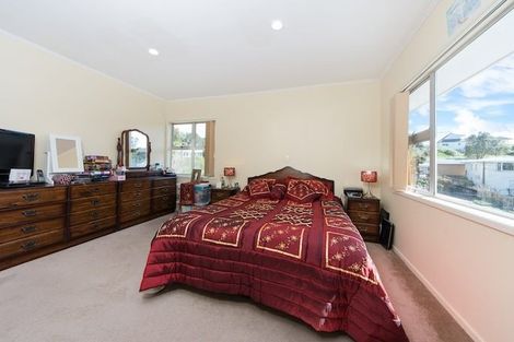 Photo of property in 40 Tomo Street, New Lynn, Auckland, 0600