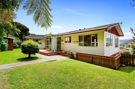 Photo of property in 4 Saint Hildas Glade, Tawa, Wellington, 5028