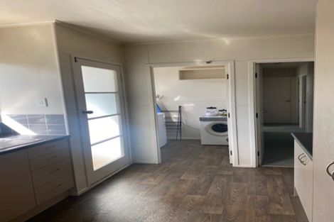 Photo of property in 96 Lantana Road, Green Bay, Auckland, 0604