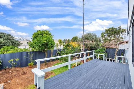 Photo of property in 2/12 Cameron Place, Ranui, Auckland, 0612