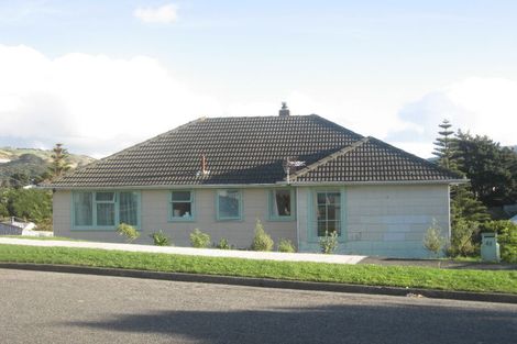 Photo of property in 48 Hereford Street, Cannons Creek, Porirua, 5024