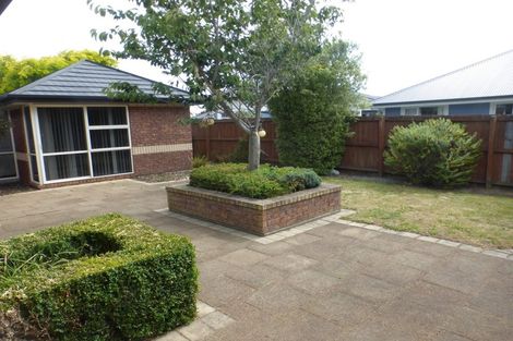 Photo of property in 9 Courtfield Close, Parklands, Christchurch, 8083
