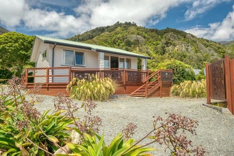 Photo of property in 16 Cargills Road, Barrytown, Runanga, 7873
