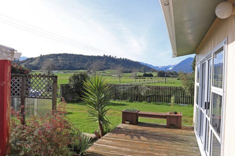 Photo of property in 24 Umere, Karamea, 7893