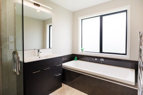 Photo of property in 180 Kingsdale Park Drive, Aokautere, Palmerston North, 4471