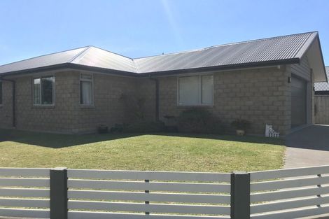 Photo of property in 3 Tranquil Grove, Omokoroa, 3114