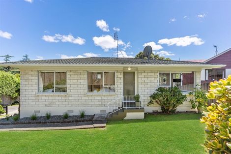 Photo of property in 2/79 Moore Street, Hillcrest, Auckland, 0627