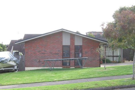 Photo of property in 10 Mark Edward Drive, Half Moon Bay, Auckland, 2012