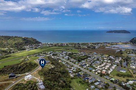 Photo of property in 8 Mason Rise, Tairua, 3508