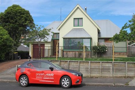 Photo of property in 33 Eastbourne Street, Caversham, Dunedin, 9012