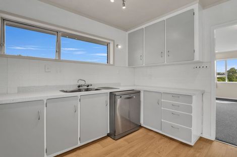 Photo of property in 2/30 Simkin Avenue, St Johns, Auckland, 1072