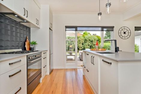 Photo of property in 215 River Road, Claudelands, Hamilton, 3214