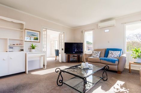 Photo of property in 1 Edgewater Street, Waikanae, 5036