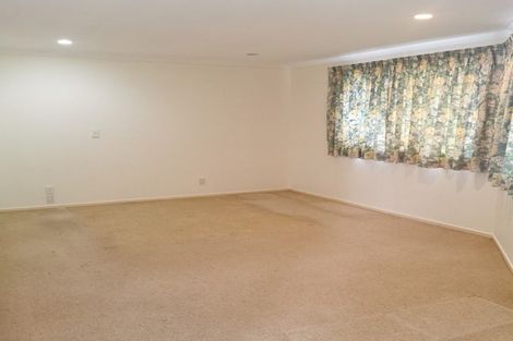 Photo of property in 3 Andover Way, Goodwood Heights, Auckland, 2105