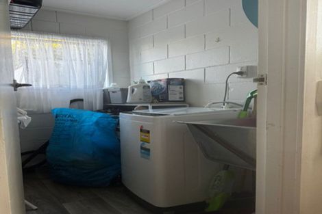 Photo of property in 4 Waimana Road, Conifer Grove, Takanini, 2112