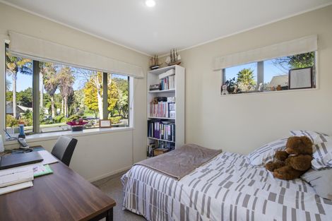 Photo of property in 65 The Glade South, Pukekohe, 2120