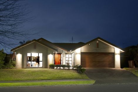 Photo of property in 61 Sapperton Drive, Henderson, Auckland, 0612