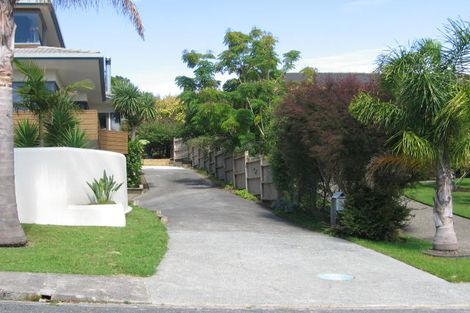 Photo of property in 2/3 Sharon Road, Waiake, Auckland, 0630