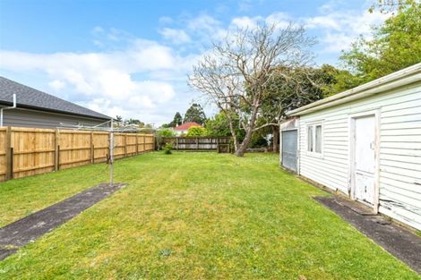 Photo of property in 15 Waione Avenue, Te Atatu Peninsula, Auckland, 0610