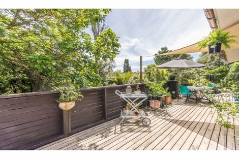 Photo of property in 215 Shaw Road, Titirangi, Auckland, 0604