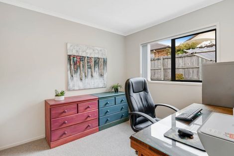 Photo of property in 4 Kingtide Place, Red Beach, 0932